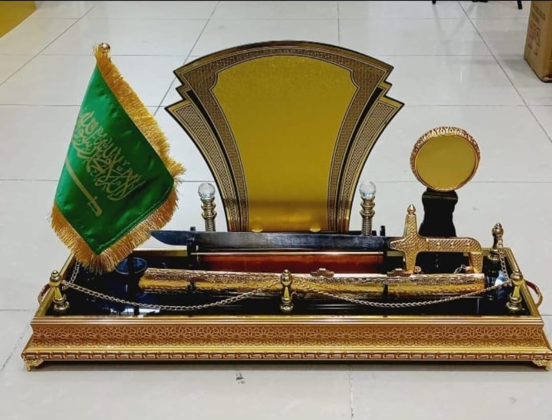 الدروع والهدايا الدعائية — نموذج 180 — مصانع التميز للدعاية والإعلان